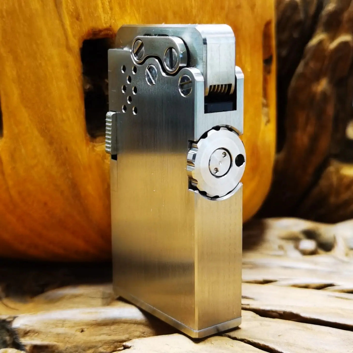 Handmade Brass Mechanical Automatic Ignition Gasoline Lighter And Titanium Alloy Material Gift Box