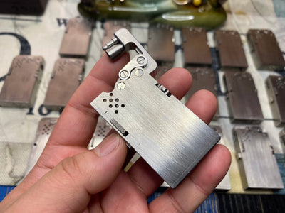 Handmade Brass Mechanical Automatic Ignition Gasoline Lighter And Titanium Alloy Material Gift Box