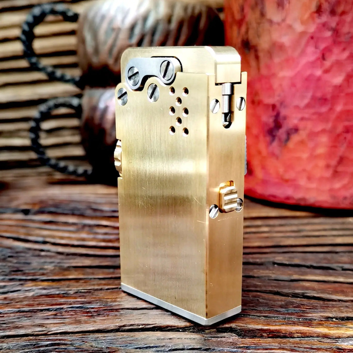 Handmade Brass Mechanical Automatic Ignition Gasoline Lighter And Titanium Alloy Material Gift Box